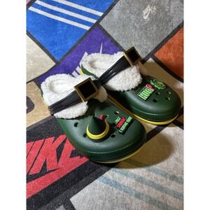 Crocs x Buddy the Elf Size J3